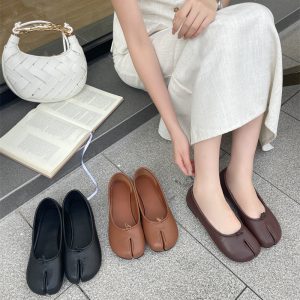 2026 New Flat Pig Hoof Shoes Shallow Mouth Single Shoes for Women