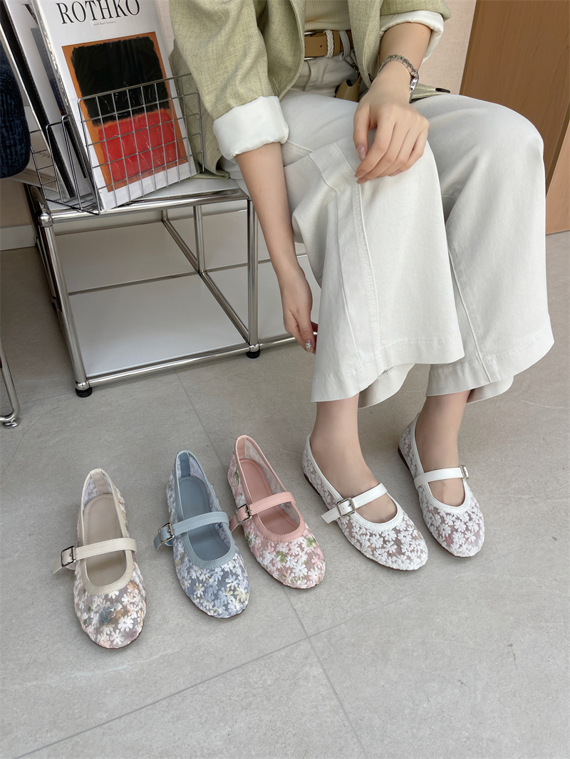 2026 New Spring Summer Flat Embroidered Women's Shoes